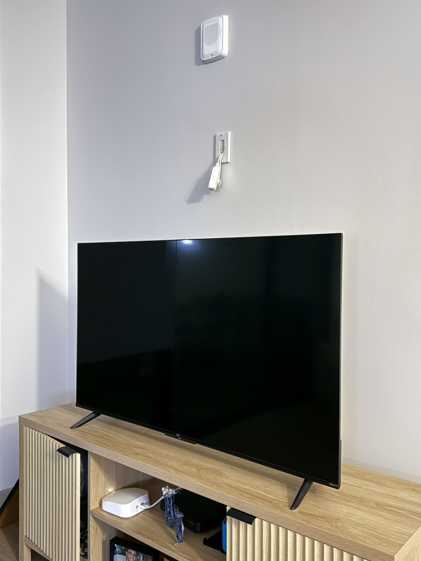 50 Inch TCL TV - Broken Backlight