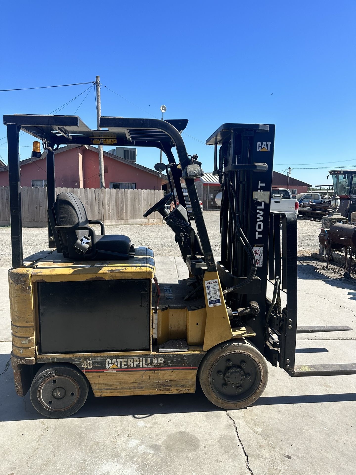 Caterpillar Forklift 2EC20