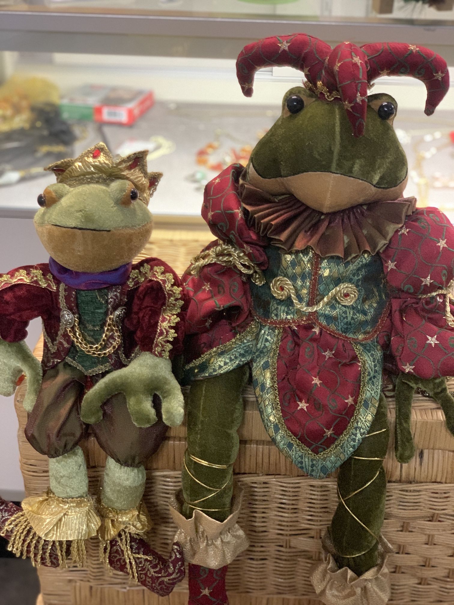 2 Set Of Holiday Frogs