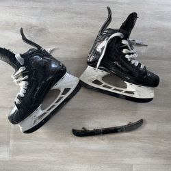 Bauer Supreme Size 4 Hockey Skates 