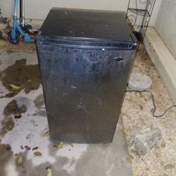 Mini Fridge 