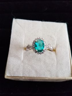 Green tourmaline ring