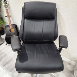 Realspace Modern Comfort Keera Bonded Leather Mid Back Manager s