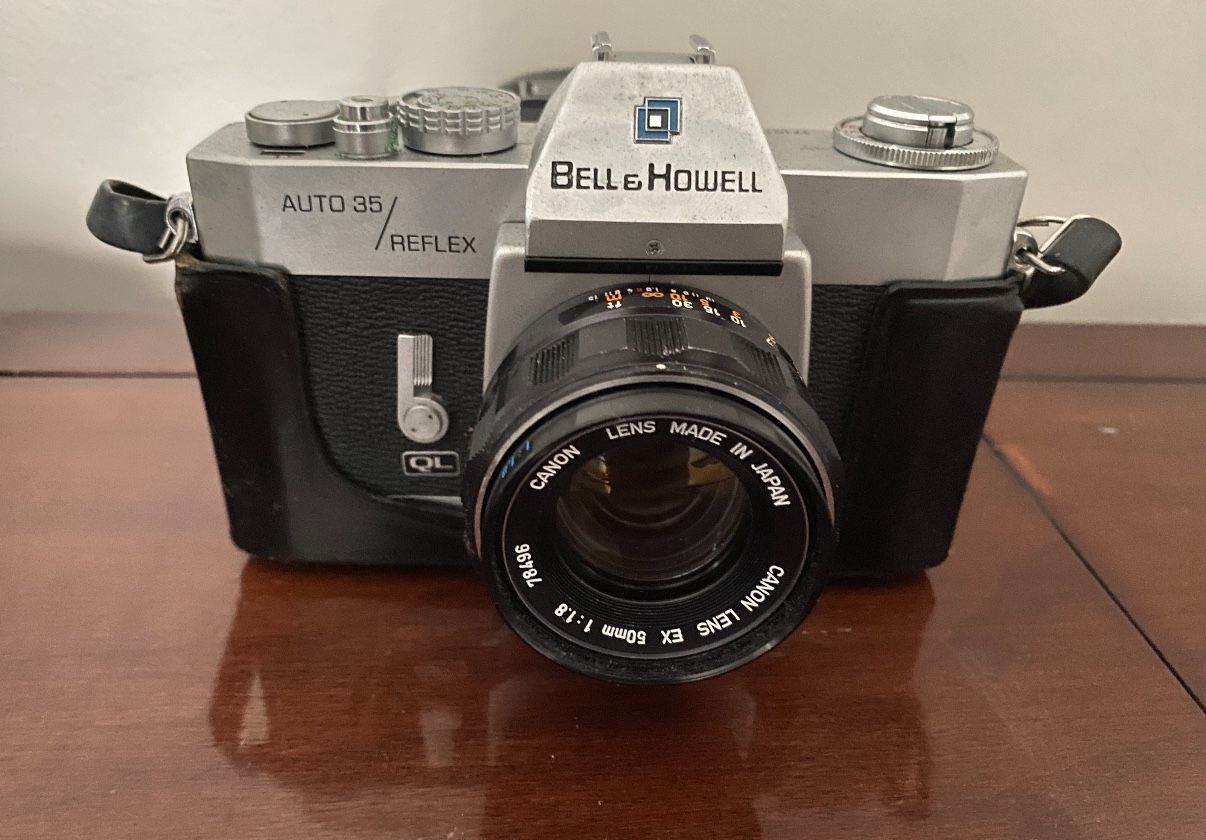 Camera Bell & Howell With 2 Xtra Canon Lenses & Case