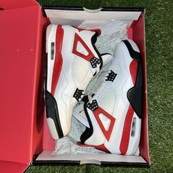 Jordan 4 Reds