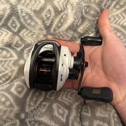 Abu Garcia Black MAX Pro Baitcaster