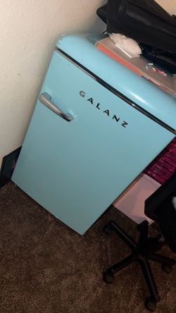 Galanz Retro Mini Fridge – Collector’s Original – Early Serial #(contact info removed)0