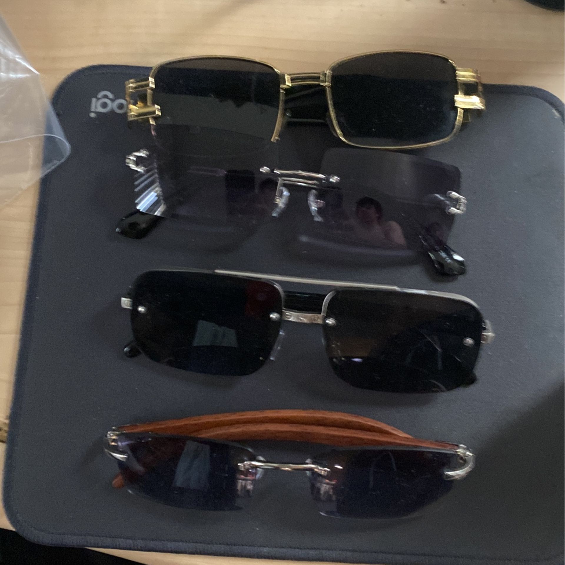 4 Pairs Of Summer Sunglasses 