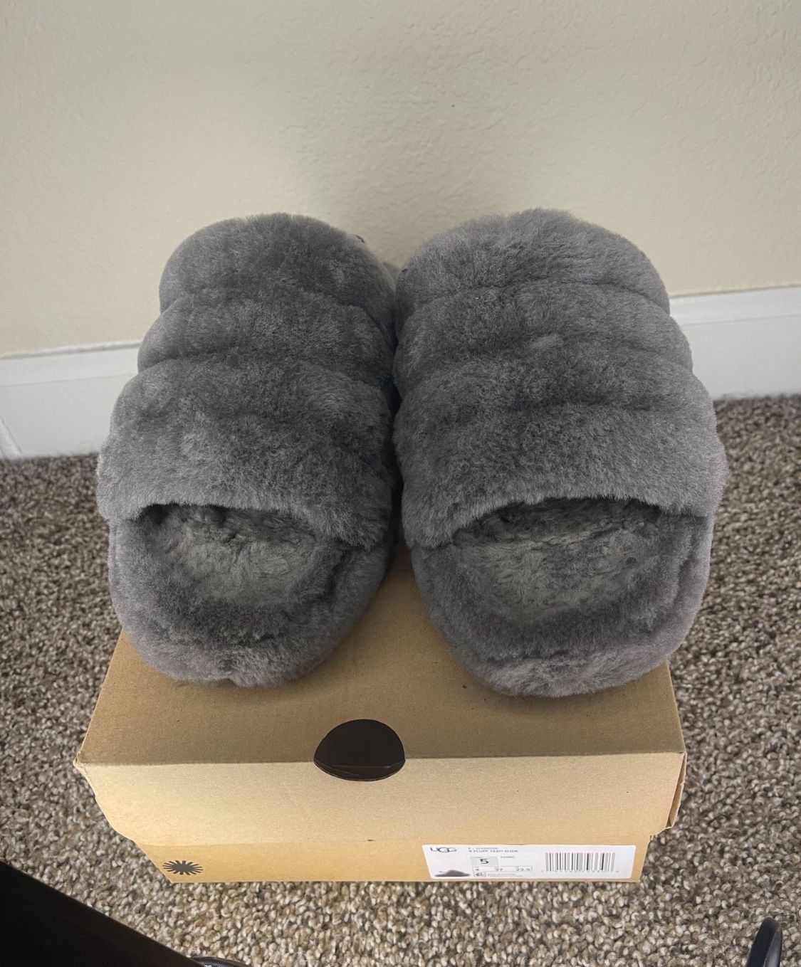 Women’s Uggs Grey