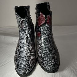 Sugar Women's Size 8M Ankle Boot Faux Snake Skin Western Pattern 
