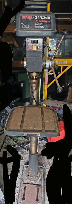 Sears/Craftsman 17" Floor Drill Press featuring a 1 1/2 HP motor, a 5/8" chuck, 16 speeds, and a speed range of 200–3630 RPM