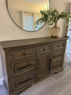 Dresser