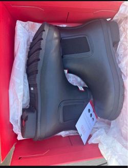 Size 8 Hunter Chelsea Rain Boots Black