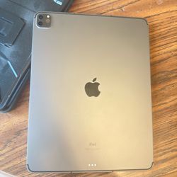 12.9 inch iPad Pro with M1 chip WIFI and cellular model