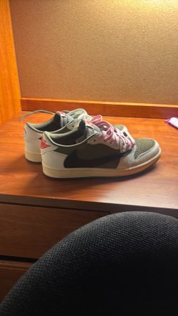 Travis Scott olive dunks size 8