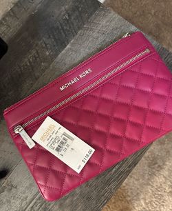 Michael kors clutch