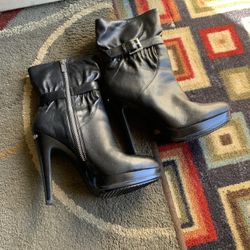 Michael  Kors Boots Heels Size 6 