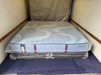 NEW - Sealy Posturepedic Pro King Mattress - Delivery Available 