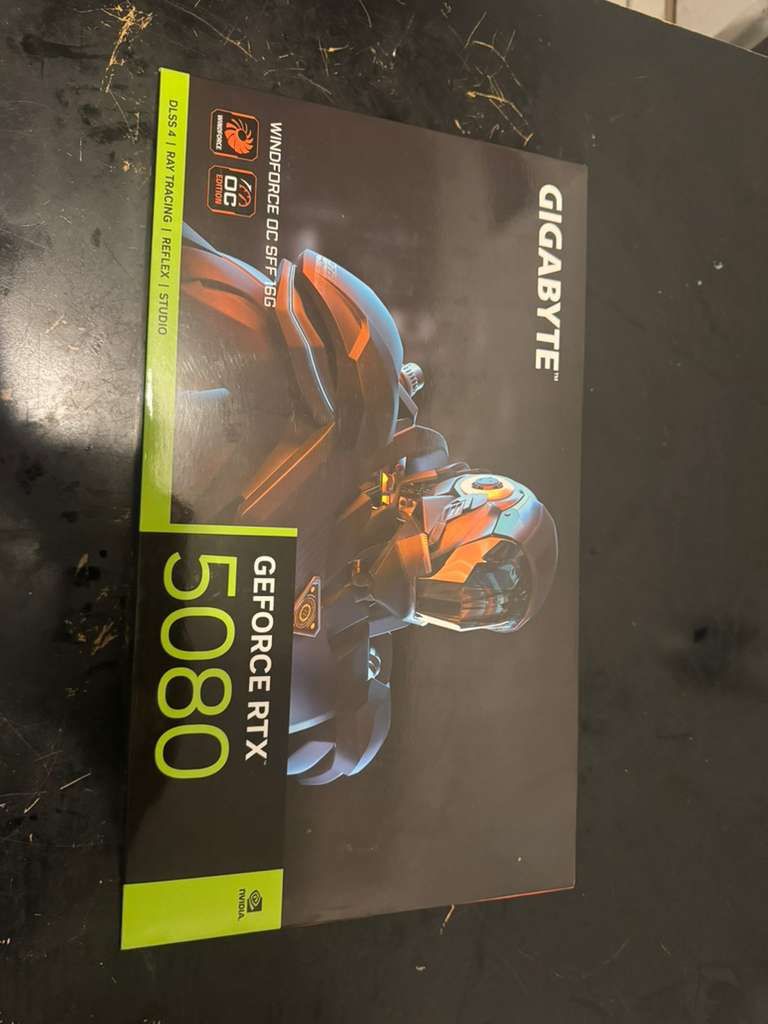 GIGABYTE - NVIDIA GeForce RTX 5080 WINDFORCE OC SFF 16G GDDR7 PCI Express 5.0 Graphics Card