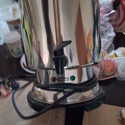 DeLonghi Deluxe Stainless Steel Commercial Coffee Urn 60 Cups
