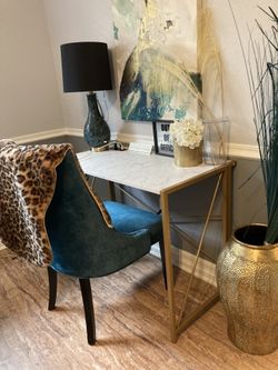 Desk / Table