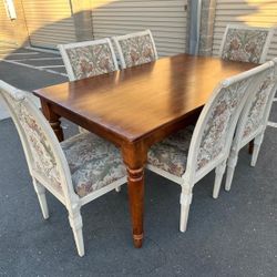 Dining table with 6 chairs/ mesa con 6 sillas 