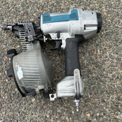 Makita 611 Siding Coil Nail Gun 