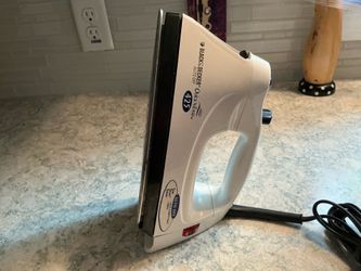 MBLACK+DECKER Quick 'N Easy steam iron.  Model 425