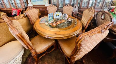 AICO By Michael Amini TUSCANO Round Table 4 Chairs - GA