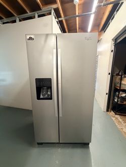 Whirlpool side by side refrigerator/freezer 500$ OBO