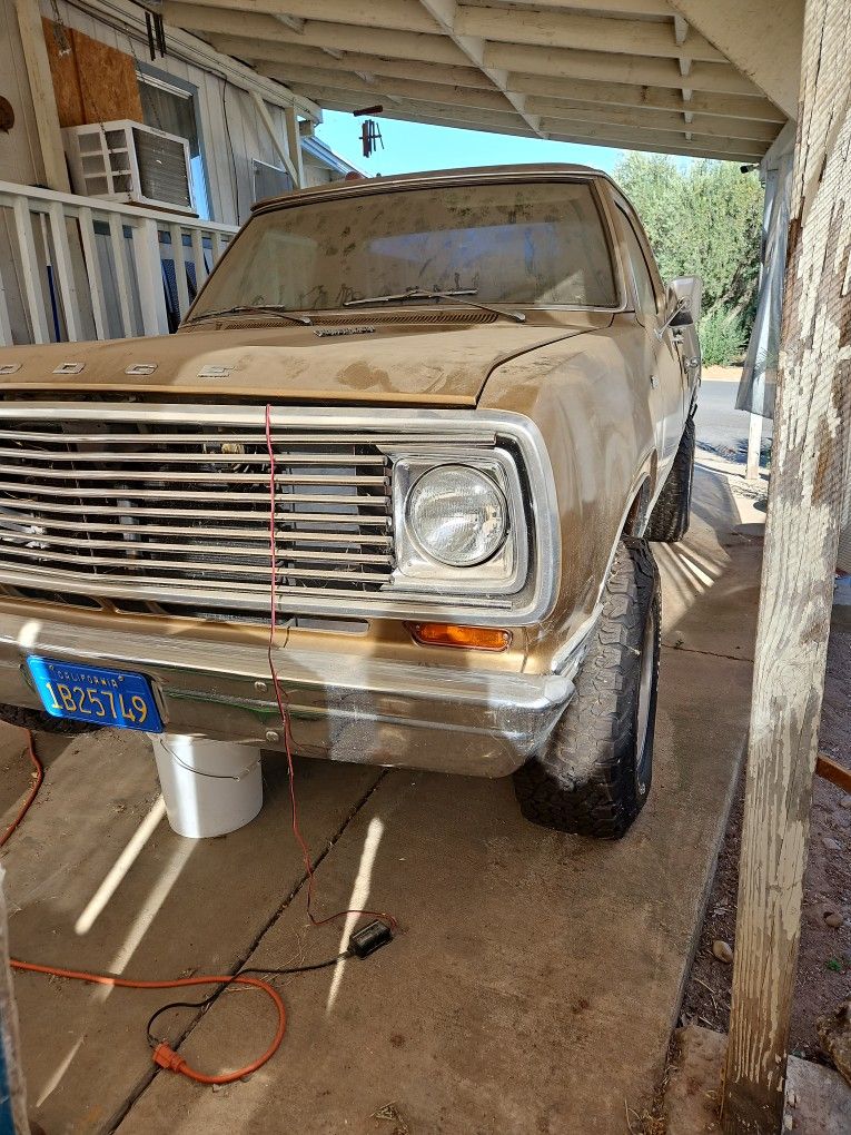 75 Dodge W 100 Aventure Sport Short Bed 4x4