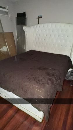 Bed queen