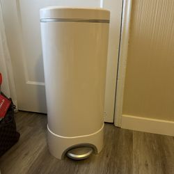 Diaper pail genie Trash Can