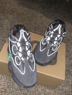 YEEZY 500 size 9.5 men’s