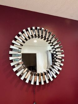 Round Mirrors for Wall Decor, 32" x 32" Frameless Decorative Mirror
