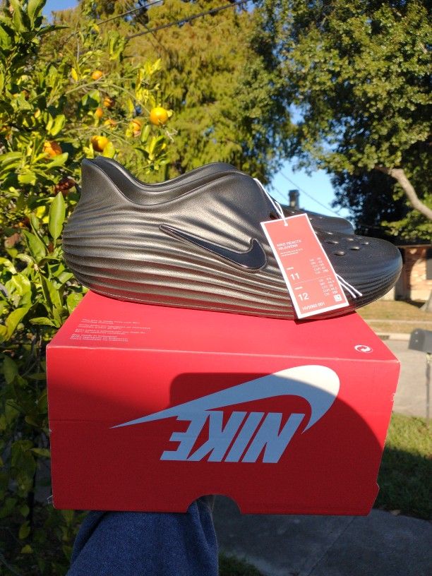 New Nike ReactX Rejuven8 Men Size 11 Black