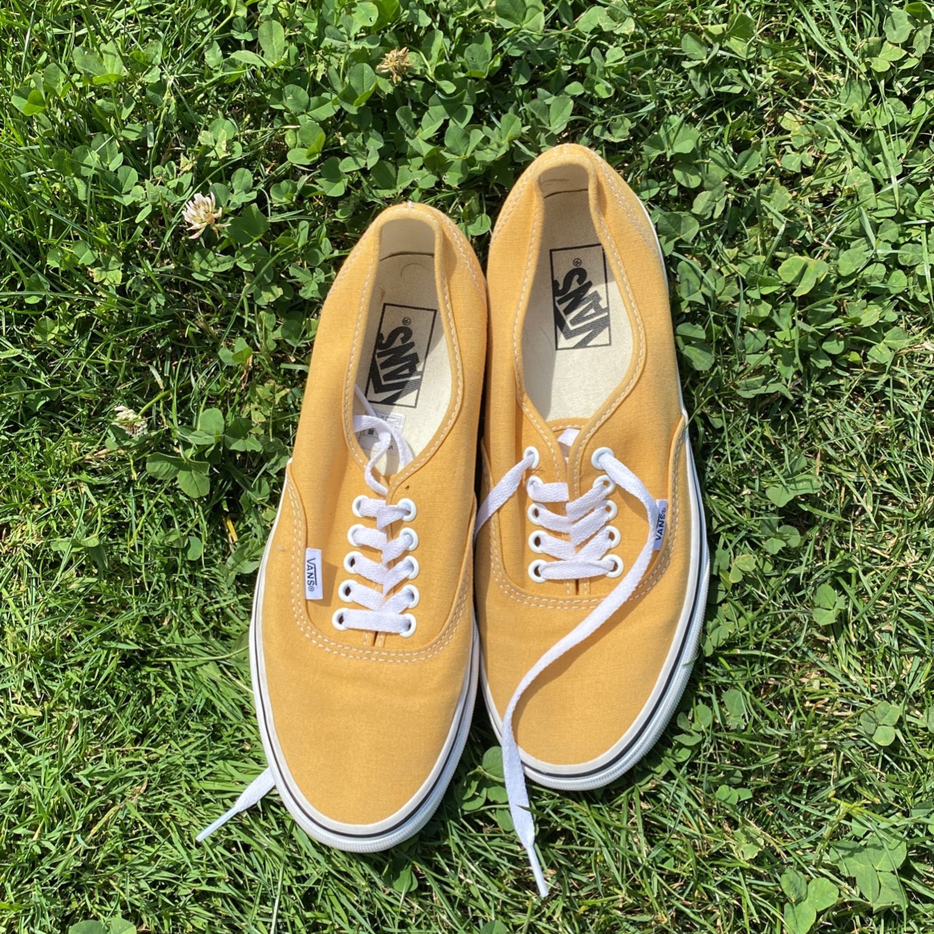 Like New Vans Tennis Shoes Size 8 Men And 9.5 Women