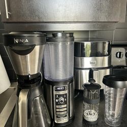 Coffee Maker With Frother&Travel Cup