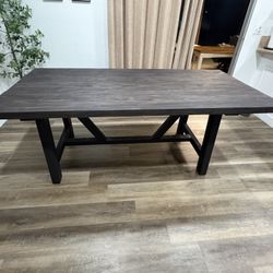 Dinning Table 