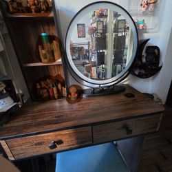 Light Up Vanity w/ Stool $80