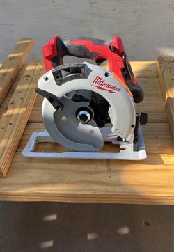 Milwaukee Cordless Circular Saw Tool Only