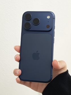 iPhone 17 Pro 6.3" (Unlocked) 256GB Deep Blue New