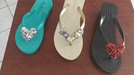 New beautiful Flip flops with rhinestones.
