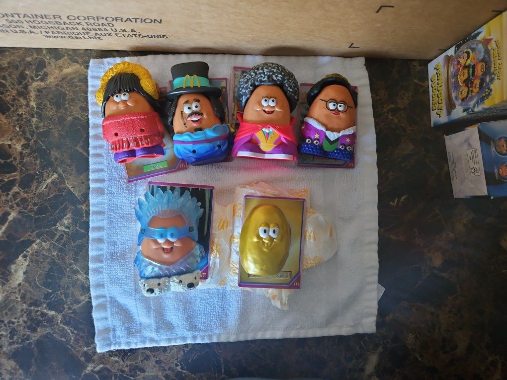Adult Happy Meal Toy Kerwin Frost McNugget Buddies McDonald’s 2023 + Gold + Box