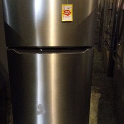 FRIGIDAIRE LFTRVF 20-cu ft Top-Freezer Refrigerator  U