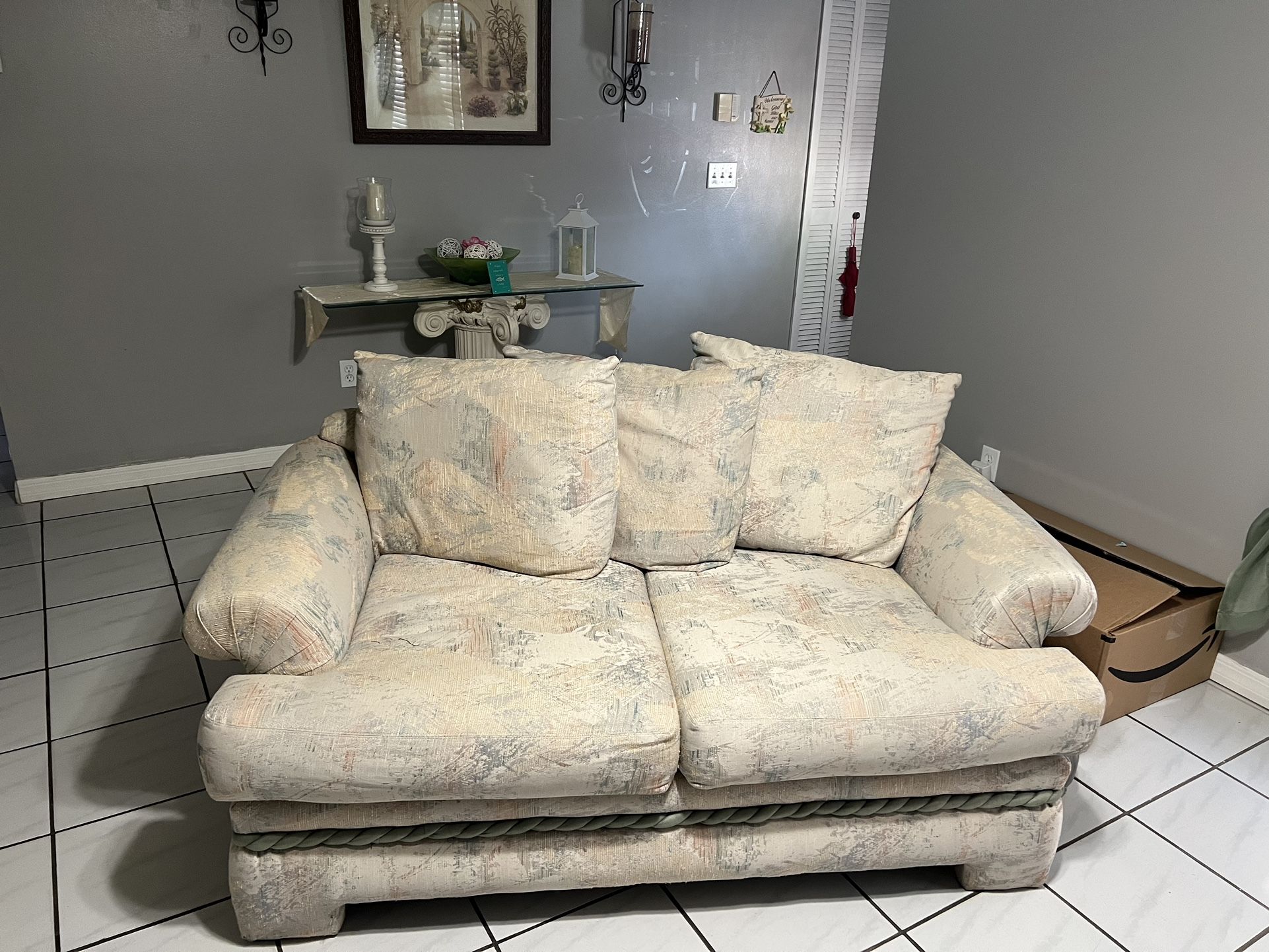 Beautiful Living Room Set for Sale in Orlando, FL - OfferUp