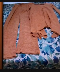 Women T Shirt and pants set