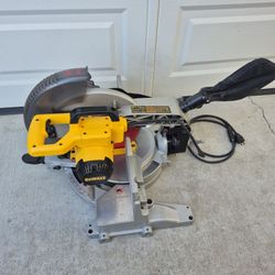 DEWALT COMPOUND MITER SAW.