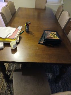 Brown 9 peice diner room table & chairs