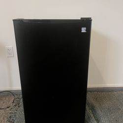 Kenmore Mini fridge 